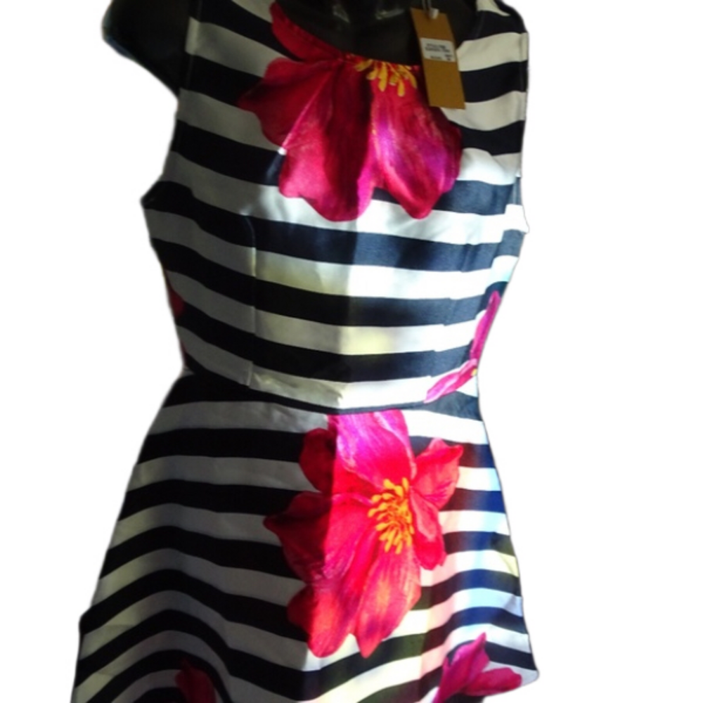 LARA DRESS SIZE M